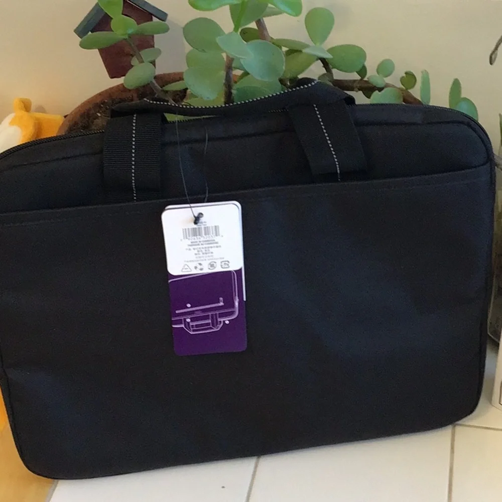 ‘Targas’ Slipkin Laptop Sleeve NWT